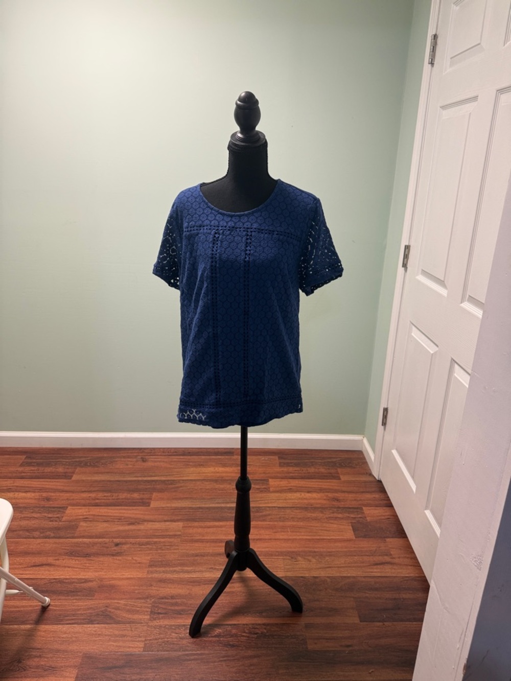 Badgley Mischka Navy Blue Eyelet Lace Short Sleeve Top